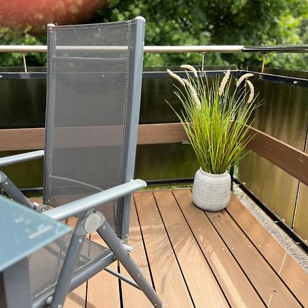Peedy'S Luxurioese 60M² Wohnung Mit Balkonterrasse Stade Extérieur photo