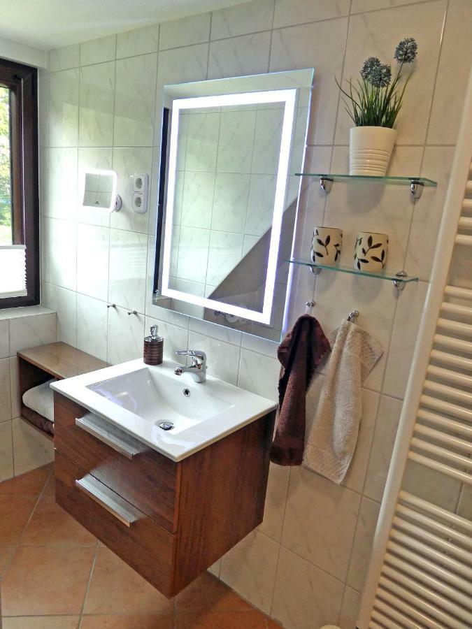 Peedy'S Luxurioese 60M² Wohnung Mit Balkonterrasse Stade Extérieur photo